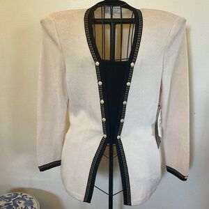 ST JOHN JACKET NEW